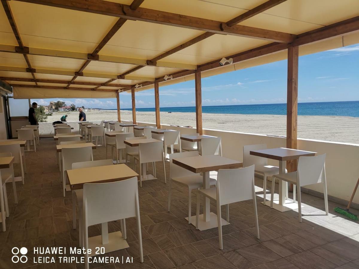 Camping Village Torrenova Чиро-Марина Экстерьер фото